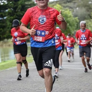 Corredores completando el recorrido de la Bimbo Global Race Colombia