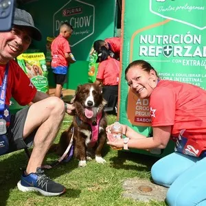 Familias con sus mascotas en DogShow
