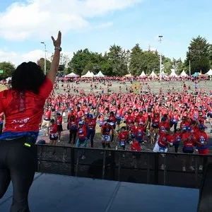 Participantes en la zona de concentración de la Bimbo Global Race