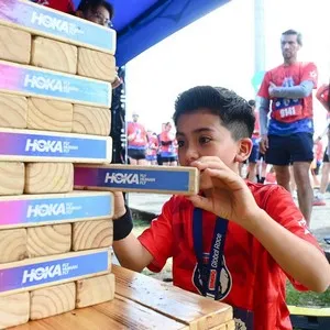 Stand de Hoka en la Bimbo Global Race 2026