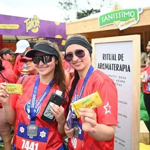 Sasinismo celebrando 30 años en la Bimbo Global Race 2026