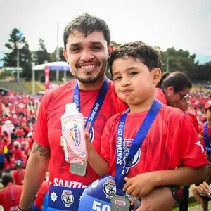 Medallas entregadas a los corredores de la Bimbo Global Race