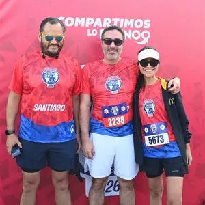 Familias compartiendo la experiencia de la carrera