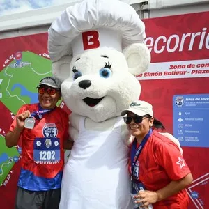 Corredores viviendo la emoción de la Bimbo Global Race