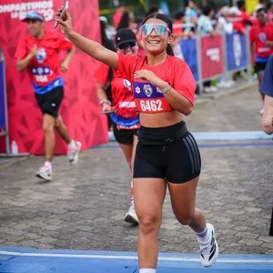Corredores sonrientes durante Bimbo Global Race 2026