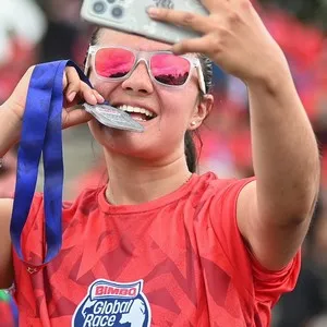 Alegría de los participantes durante Bimbo Global Race 2026