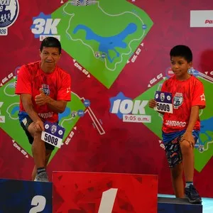 Participantes recogiendo sus elementos para la carrera en la Bimbo Global Race 2026