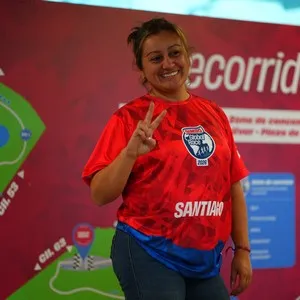 Participantes recibiendo su kit para la Bimbo Global Race en la Bimbo Global Race 2026