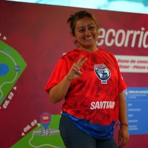 Participantes compartiendo momentos en la entrega de kits en la Bimbo Global Race 2026