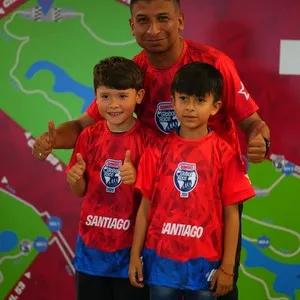 Familias viviendo el ambiente previo a la Bimbo Global Race en la Bimbo Global Race 2026