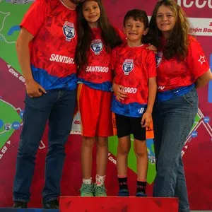 Atletas recibiendo sus elementos para la carrera en la Bimbo Global Race 2026
