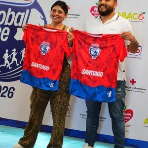Familias participantes viviendo la experiencia de la entrega de kits en la Bimbo Global Race 2026