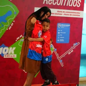 Comunidad de corredores disfrutando la jornada de entrega de kits en la Bimbo Global Race 2026