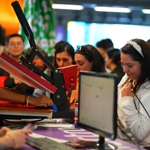 Comunidad de corredores preparándose para correr en la Bimbo Global Race en la Bimbo Global Race 2026