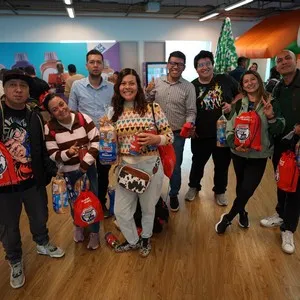 Corredores y familias preparándose para correr en la Bimbo Global Race en la Bimbo Global Race 2026