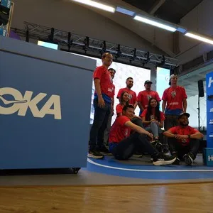 Participantes compartiendo la emoción antes de la carrera